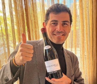 Su ruptura con Sara Carbonero conmocionó a nuestro país a comienzos de este año. Desde entonces, Iker Casillas parece centrado en disfrutar de la vida y dispuesto a lo que venga, aunque siempre alejado de cualquier foco mediático que no venga del fútbol y el deporte. 