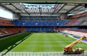 Los preparativos de San Siro para la Champions en imágenes