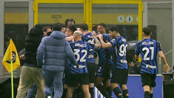 Los jugadores del Inter celebran el primer gol ante la Lazio en Copa.