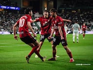 Unax (dorsal 48) asistió a Carlos Fernández en el gol del empate en Córdoba.