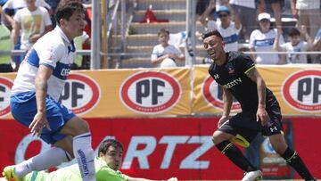 Futbol, Universidad Catolica vs Colo Colo.
Undecima fecha, Campeonato Apertura 2016-2017.
El jugador de Colo Colo Martin Rodriguez, derecha, celebra luego de convertir un gol contra Universidad Catolica durante el partido de primera division disputado en el estadio San Carlos de Apoquindo.
Santiago, Chile.
06/11/2016
Martin Thomas/Photosport******
Football, Universidad Catolica vs Colo Colo.
11th date, Aperture Championship 2016-2017.
Colo Colo's player Martin Rodriguez, right, celebrates after scoring against Universidad Catolica during the first division football match held at the San Carlos de Apoquindo stadium in Santiago, Chile.
06/11/2016
Martin Thomas/Photosport
