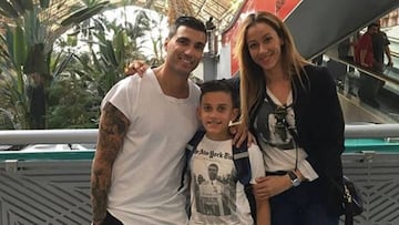 El fallecido futbolista Jos&eacute; Antonio Reyes con su expareja, Ana L&oacute;pez, y el hijo que ten&iacute;an en com&uacute;n, Jos&eacute; Antonio Jr.
 