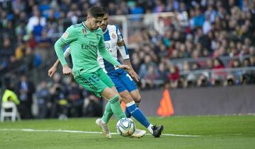 Benzema anotó el 2-0 definitivo. En la imagen, el pase de Valverde.