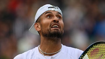 LONDON, ENGLAND - JULY 02: Nick Kyrgios of Australia speaks with the umpire against Stefanos Tsitsipas of Greece during their Men's Singles Third Round match against Stefanos Tsitsipas of Greece on day six of The Championships Wimbledon 2022 at All England Lawn Tennis and Croquet Club on July 02, 2022 in London, England. (Photo by Justin Setterfield/Getty Images)