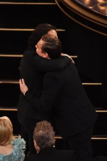 El emocionado abrazo.