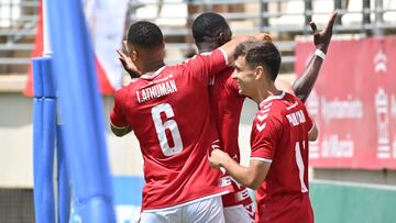 La puerta de salida, abierta