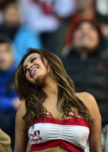 La belleza y los colores tiñeron las gradas en la primera fase de Copa América Chile 2015.