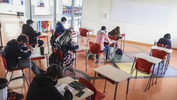 Regreso a clases presenciales obligatorio: cuándo será y qué dijo el colegio de profesores al respecto