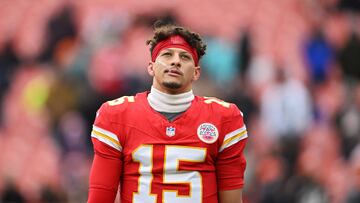 CLEVELAND, OHIO - DECEMBER 15: Patrick Mahomes #15 of the Kansas City Chiefs looks on before the game against the Cleveland Browns at Cleveland Browns Stadium on December 15, 2024 in Cleveland, Ohio. Nick Cammett/Getty Images/AFP (Photo by Nick Cammett / GETTY IMAGES NORTH AMERICA / Getty Images via AFP)