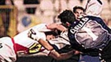 CASILLAS EN BUEN TONO. El guardameta se empleó con atención en los remates del Rayo, pero nada pudo hacer en el gol.