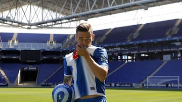 &Aacute;lvaro V&aacute;zquez, el d&iacute;a de su presentaci&oacute;n tras su vuelta al Espanyol.