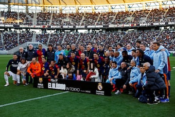 El Clásico en Tokio sirvió para rendir homenaje a Iniesta.