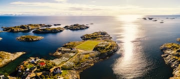 Pero de lo que no hay duda es que el Henningsvaer Stadion es uno de los terrenos de juego m¨¢s bonitos del mundo.