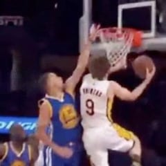 El show de Marcelinho Huertas ante el mejor equipo de la NBA