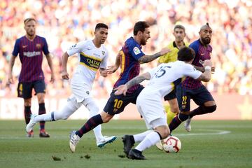 Lionel Messi, Nahitan Nandez y Emanuel Reynoso.