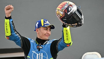 Raúl Fernández en el podio de Valencia.