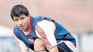<b>MUY CERCA. </b>Agüero se vestirá el lunes de rojiblanco.