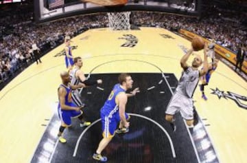 Spurs 109 - Warriors 91 (3-2). Tony Parker de los San Antonio Spurs.