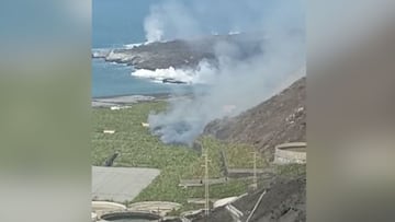 La llegada de la nueva lengua de lava a la costa de Tazacorte