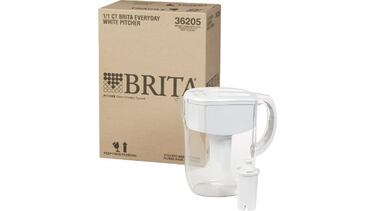Esta jarra de agua con filtro Brita elimina los contaminantes presentes en el agua de la llave
