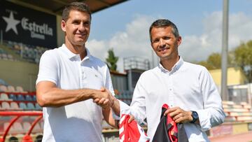 Bartolo y Gordillo realizaron el tradicional encuentro de t&eacute;cnicos antes del derbi. 