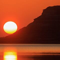 When does daylight saving time end in the USA and when do the clocks go back?