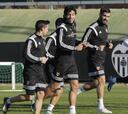 Parejo completa su primer entrenamiento con el grupo