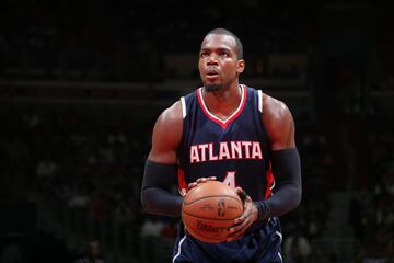 El último año de Ayón en la NBA (2013-2014) fue en Atlanta Hawks, equipo comandado en la duela por el veterano ala-pívot.