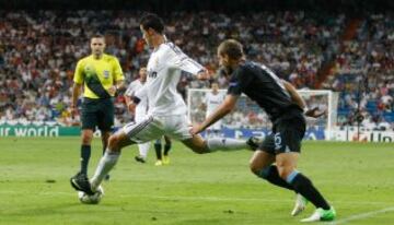 Los ingleses plantaron cara pero acabaron perdiendo 3-2. Cristiano Ronaldo logró la victoria de su equipo marcando el definitivo 3-2 en el minuto 90. Como era de esperar, se desató la euforia en el conjunto blanco.