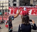 Miles de fans de Union Berlin se reúnen en la Plaza del Sol en Madrid