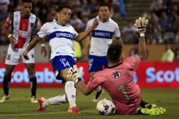 José Luis Muñoz anota el segundo gol ante la salida de Darío Melo.