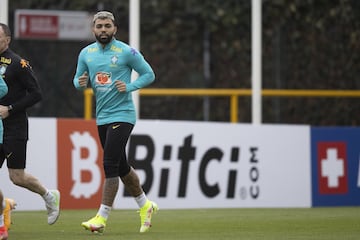 La Selección de Brasil realizó su primer entrenamientos en el estadio Metropolitano de Techo en Bogotá antes de viajar a Venezuela.