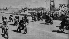 GRAN PREMIO DE ESPA&Ntilde;A DE MOTOCICLISMO CIRCUITO DEL JARAMA. Momento de la salida de la prueba de 50cc de motociclismo en el circuito del Jarama. Angel nieto (1) observa a su rival, De Vries (4)