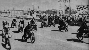 GRAN PREMIO DE ESPAÑA DE MOTOCICLISMO CIRCUITO DEL JARAMA. Momento de la salida de la prueba de 50cc de motociclismo en el circuito del Jarama. Angel nieto (1) observa a su rival, De Vries (4)