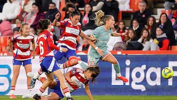 02/02/25 FUTBOL FEMENINO
PARTIDO PRIMERA DIVISION IBERDROLA
GRANADA CF - ATLETICO DE MADRID
En la imagen Alba Perez (Granada CF Femenino) y Medina (Atletico de Madrid Femenino)
