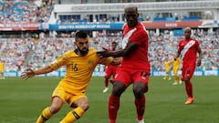 Denuncian que el peruano Advíncula recibió gritos racistas