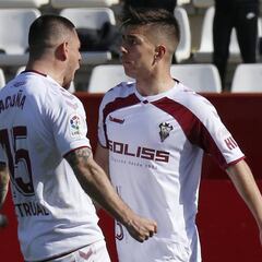 Manu Fuster da puntos al Alba