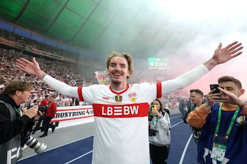 El Stuttgart ha encontrado en Woltemade al ¡®9¡¯ de presente y futuro de la selecci¨®n alemana. El punta ha pasado de ser un semidesconocido a levantar la Pokal con cinco goles en cinco partidos. A ello a?ade los 12 de Bundesliga en 28 encuentros. Unas cifras que han despertado el inter¨¦s del Atl¨¦tico de Madrid mientras el de Bremen marca goles como churros en el Europeo Sub-21. Su 1,98 metros le hace ser un jugador a tener en cuenta en el juego a¨¦reo. Una virtud que une a un juego de piernas con el que fabrica ocasiones casi de la nada. Un ¡®killer¡¯ cl¨¢sico a tener en cuenta.