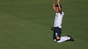 PASADENA, CALIFORNIA - JUNE 25: Luis Reyes #21 of CF Monterrey reacts prior to the FIFA Club World Cup 2025 group E match between Urawa Red Diamonds and CF Monterrey at Rose Bowl Stadium on June 25, 2025 in Pasadena, California. Harry How/Getty Images/AFP (Photo by Harry How / GETTY IMAGES NORTH AMERICA / Getty Images via AFP)