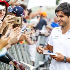 Las palomillas del acelerador fallaron en el McLaren de Sainz