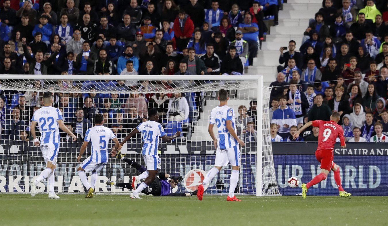 1-1. Karim Benzema marcó el gol del empate.