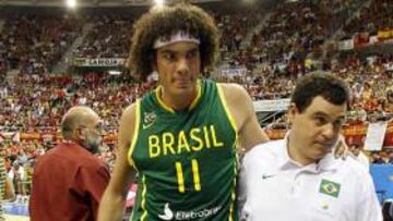 LESIONADO. Varejao se retiraba así del partido contra España