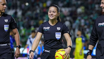 Karen Hernández durante su primer partido de Primera División.