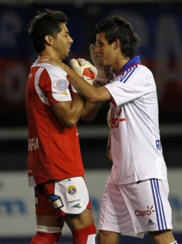 Diego Rivarola le metió cinco goles a Johnny Herrera, una con la U y cuatro con Santiago Morning. Luego fueron compañeros en los azules.