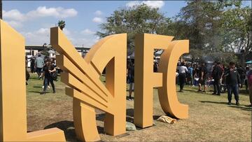 El mexicano ha convertido el Banc of California Stadium en la sede de su iglesia, a los fans de LAFC en sus feligreses y todo, en el primer a&ntilde;o de existencia del estadio.