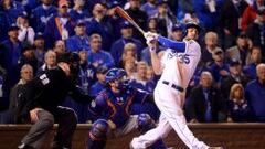 Eric Hosmer, primer base de los Royals, fue fundamental en la victoria local. 