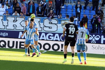 Imagen de un lance del Málaga - Burgos.