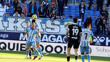 Imagen de un lance del Málaga - Burgos.