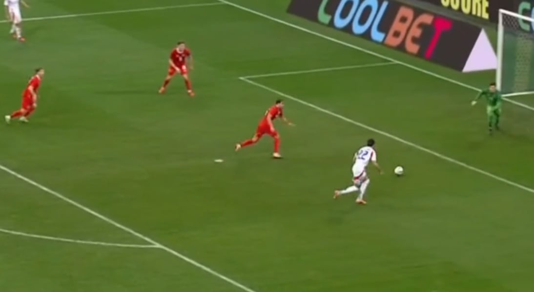 Brereton no desaprovecha su chance, le queda una ante Rusia y así define: su racha con la Roja sigue