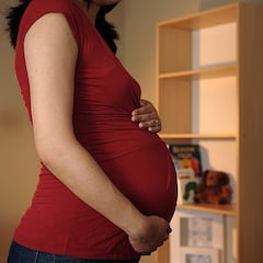 Luego de 18 años de buscar embarazarse, esta pareja logra su primer bebé con IA